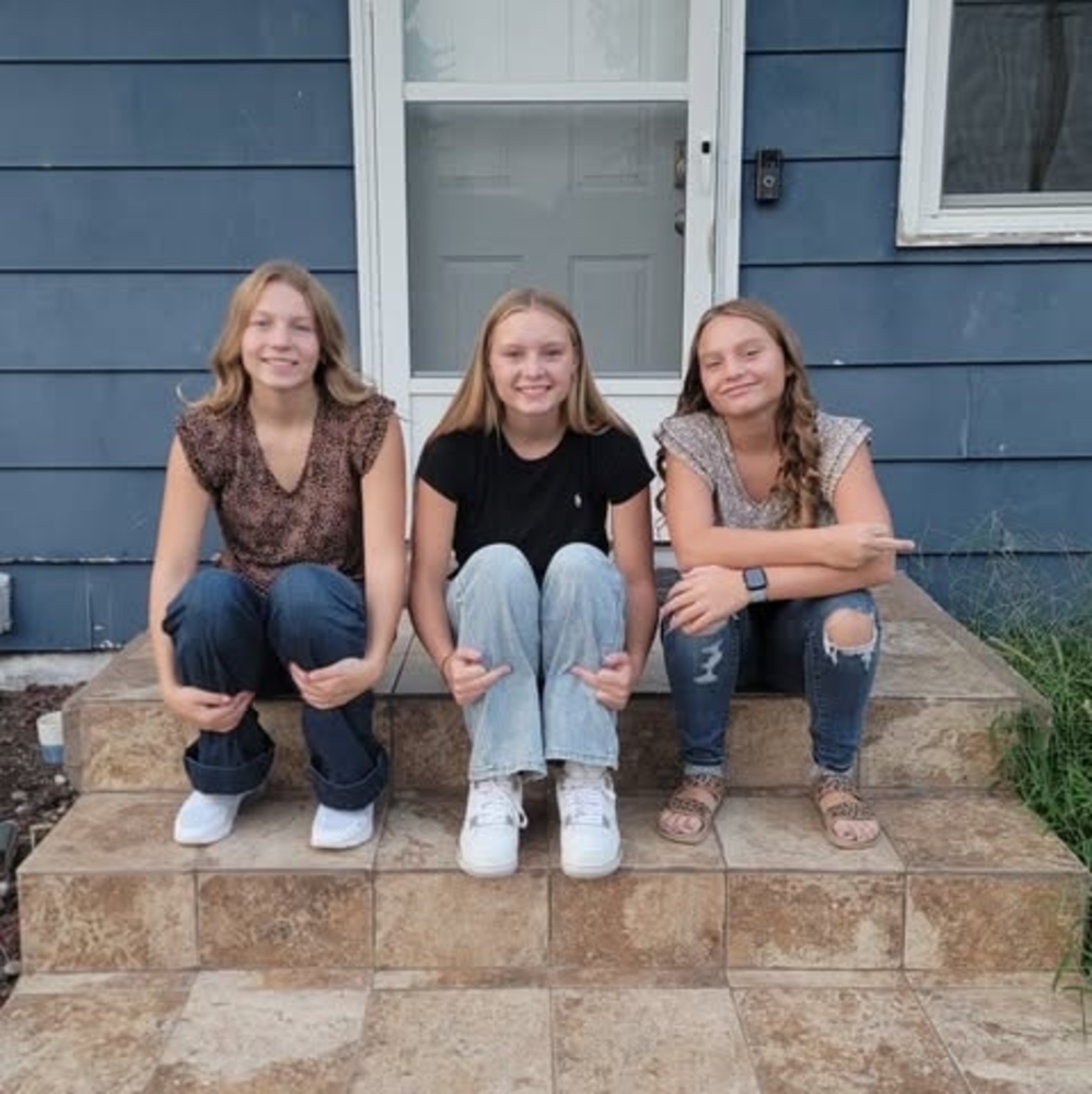 Meet your Posher, Crystal